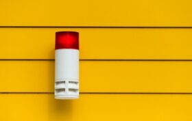 un système d'alarme en cas de situation d'urgence